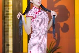 爱蜜社 – 小九月毛衣写真特辑，我怎么觉得我也想试试一条？