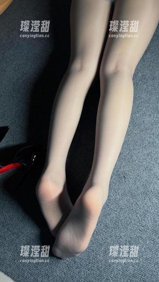 白龙猫女 微密圈 - 高清白龙猫女短裙:看这裙摆舞动的样子,太可爱了吧
