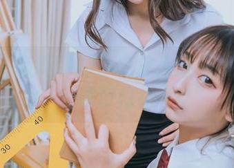 也许神楽坂真冬的小鸟依人就是在线上的美好灯塔