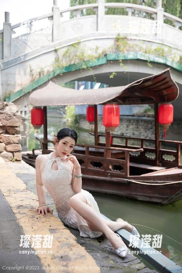 秀人网 - 在于大小姐AYU的办公室，是职场的另一种诱惑–套图回味