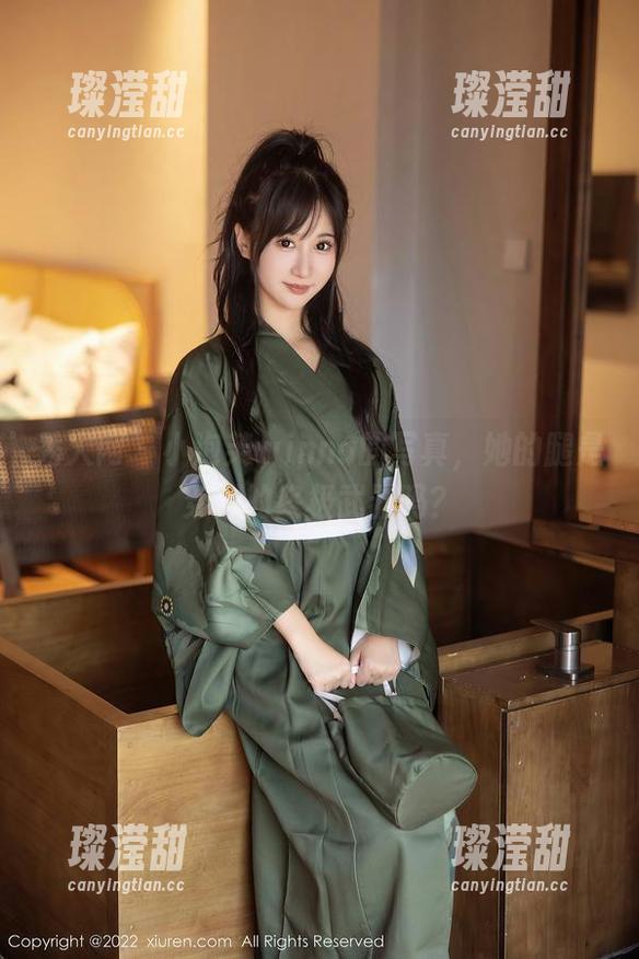 秀人网-小泡芙winna 秀人网 - 小泡芙winna的写真,她的腿是穿搭的终极武器吗?