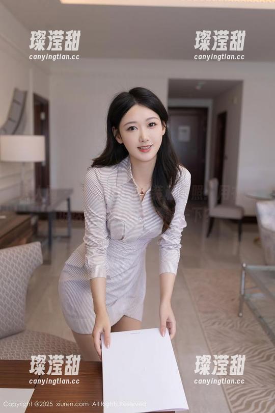 秀人网-智恩baby 秀人网 - 智恩baby套装私房照:用衣服说话,你的情绪了解一下?