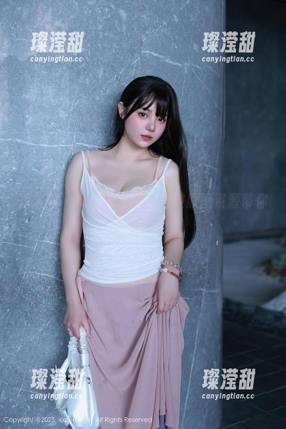 秀人网 - 女王顾奈奈，这波原图资源带你飞到云端！