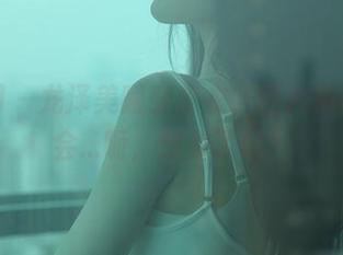 秀人网 – 龙泽美曦穿皮衣，图片点击后你会…呃，想多了吧？