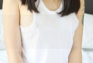 美媛馆 – 只想效仿果儿Victoria的白衬衫，想问问壁纸可以这么美吗
