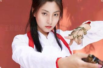 蜜桃社 – 王婉悠Queen的“美图”分享，居家到底能有多舒服？答案很接地气。