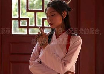 蜜桃社 – 索菲娅Sophia的旗袍图包：无圣光的配合，总给人一丝微妙的挑逗感。