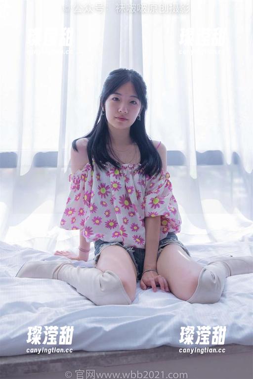 袜啵啵 - 小甜豆又来了！妹妹写真集，随便一张原图就吸引我。