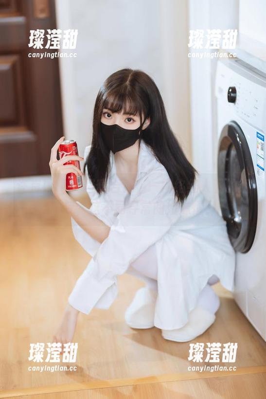许岚LAN的写真合集，一网络红人下的姐姐梦，这不同寻常的姐妹情？