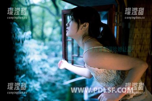 轰趴猫 - 观看曲曲的泳衣秀，感觉整片海都得给她让路！