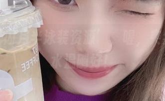 翻翻‘闪月半泳装资源’，喔，突然觉得水温刚好！