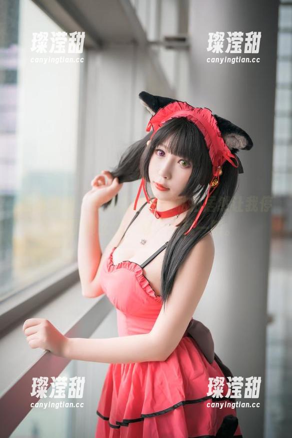 谁能想到，雯粥粥的黑猫私拍居然让我停留了那么久，咳——就一瞬。