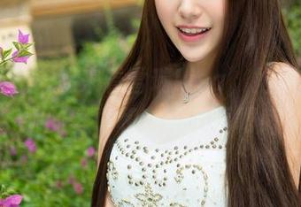 青豆客 – 一起来看雪瑞Lisa，把秘密藏在她的写真和套图后面吧！