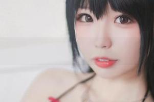 图片带我入迷，香川澪在连衣裙裹挟下的慵懒在线时光。