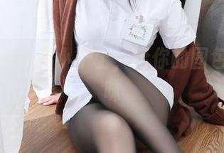 鹿野希的私拍小护士，给你的图包添点滋味