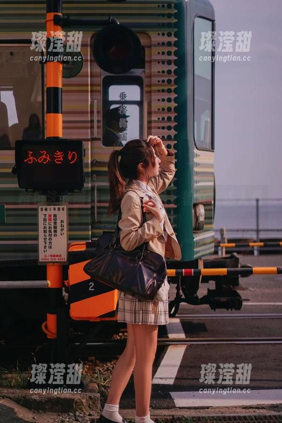 黑川 橙色泳衣图集——黑川年上彼女,连人偶都得自愧不如