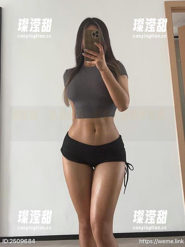 微密圈 - 私拍必看：黑饱宝那黑皮诱惑，直击你的心。
